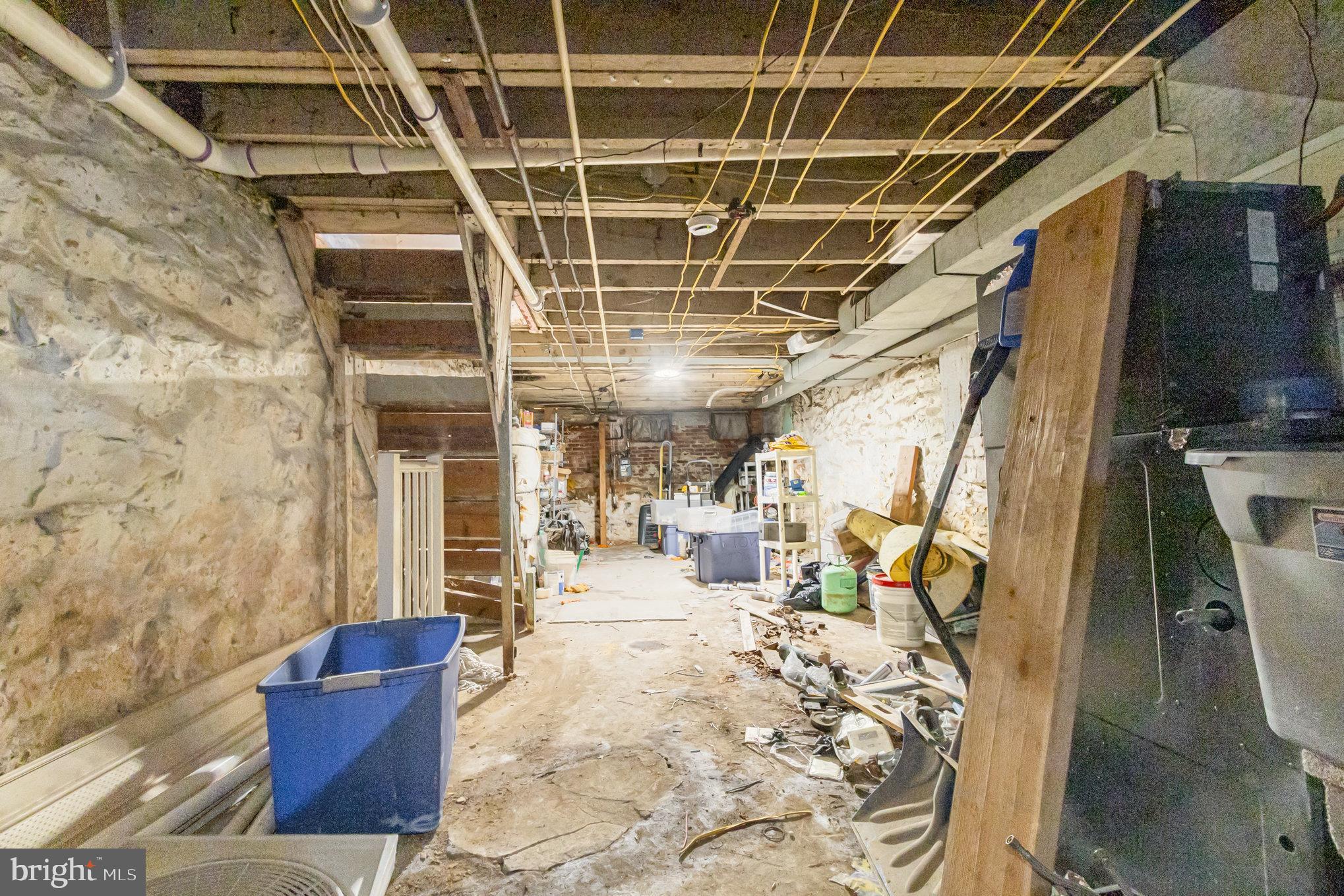 2544 West Fairmount Avenue Baltimore, MD 21223 - Photo 18 of 20 a view of a patio with table and chairs