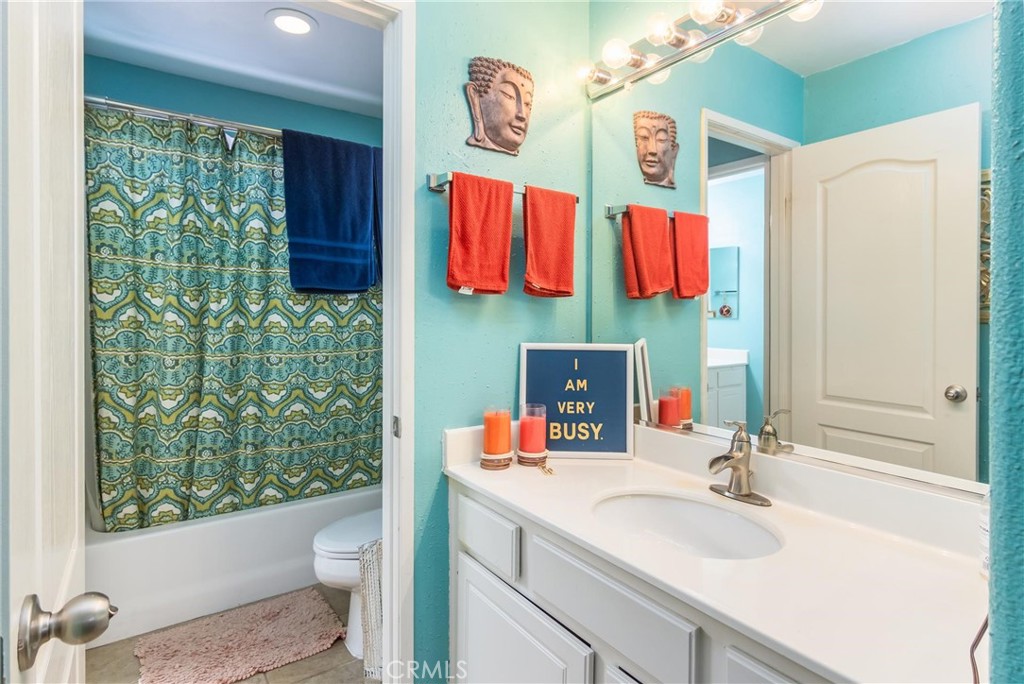 28318 Santa Catarina Road Saugus, CA 91350 - Photo 24 of 32 3rd Bathroom