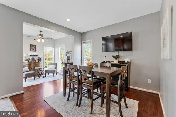 $750,000 | 43164 Crosswind Terrace, Broadlands, VA 20148