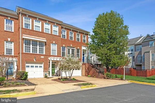 $750,000 | 43164 Crosswind Terrace, Broadlands, VA 20148