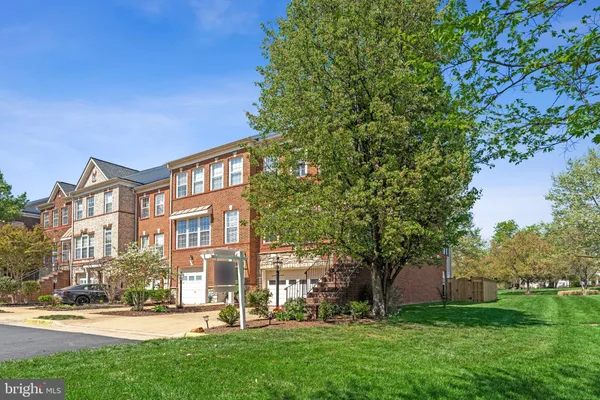 $750,000 | 43164 Crosswind Terrace, Broadlands, VA 20148