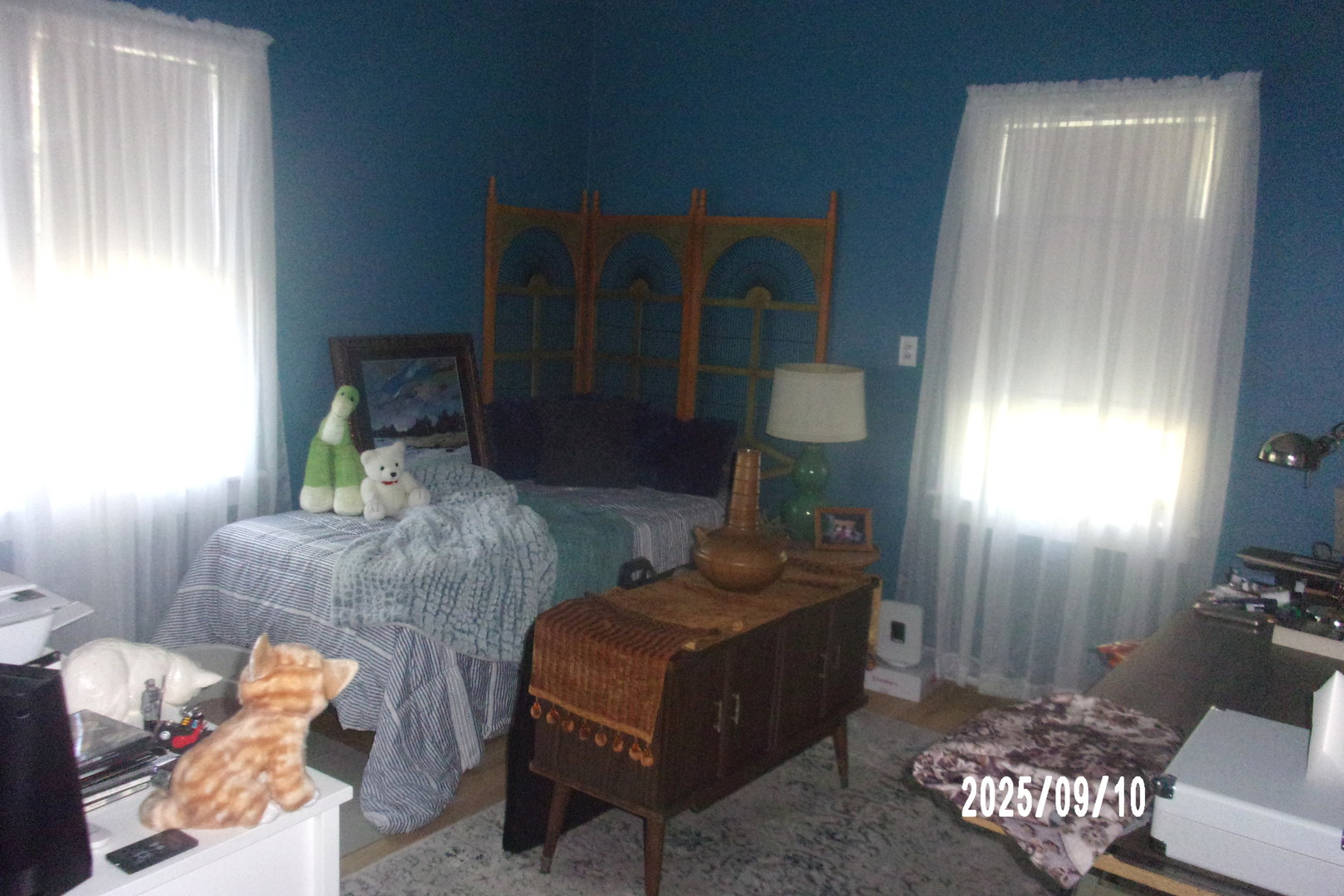 325 South Race Street Piper City, IL 60959 - Photo 13 of 25 a living room with furniture and a window