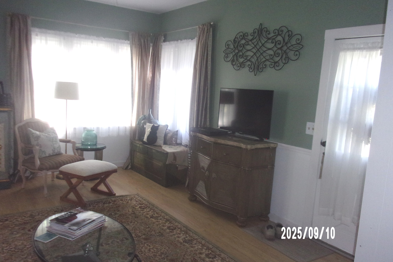 325 South Race Street Piper City, IL 60959 - Photo 16 of 25 a living room with furniture and a window