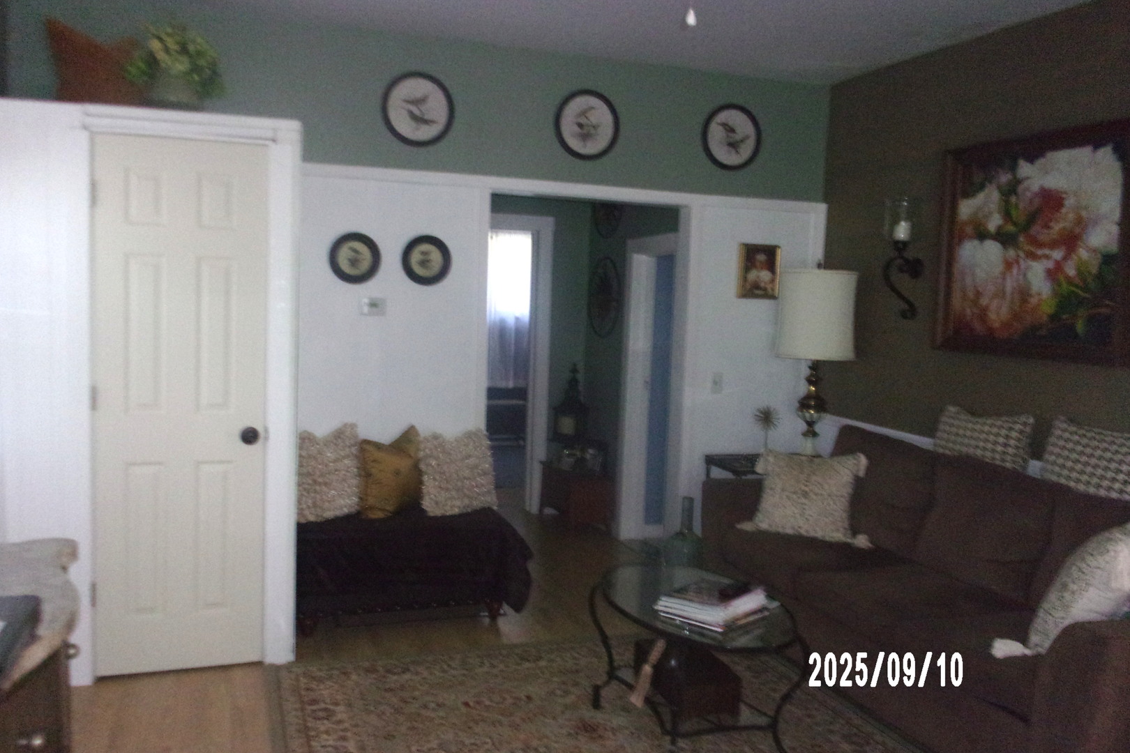 325 South Race Street Piper City, IL 60959 - Photo 21 of 25 a living room with furniture and a table