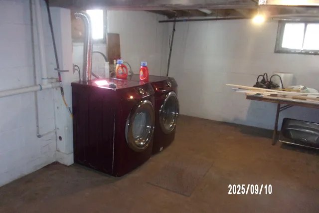 a view of a storage & utility room