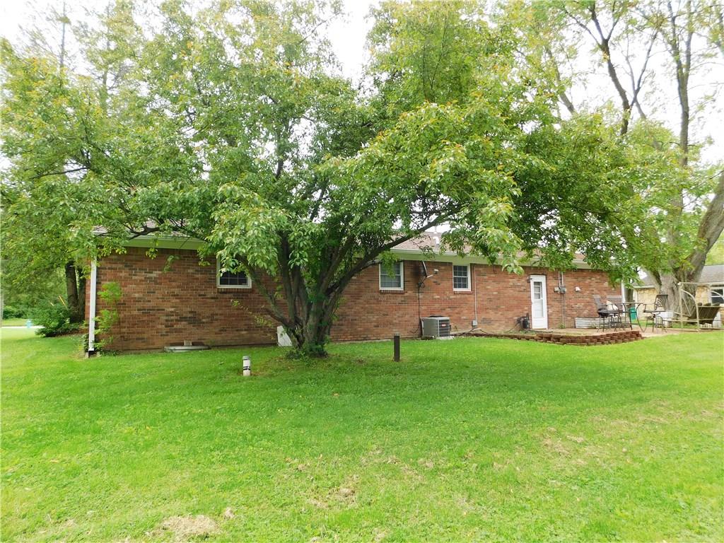 2340 Country Club Road Indianapolis, IN 46234 - Photo 3 of 24