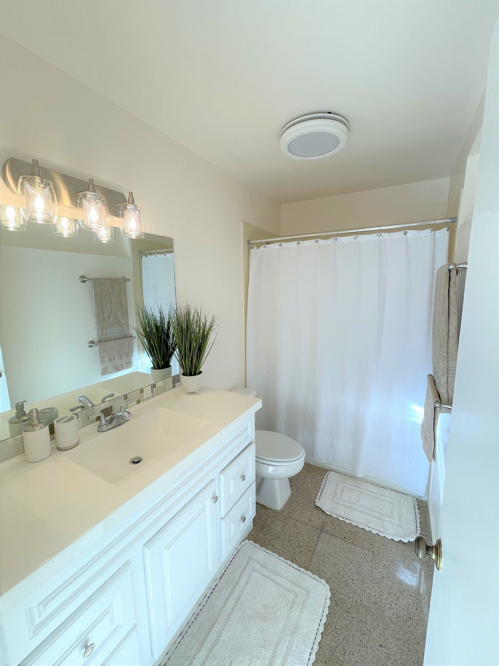 150 Hui Rd F Lahaina, HI 96761 - Photo 10 of 29 Master Bathroom