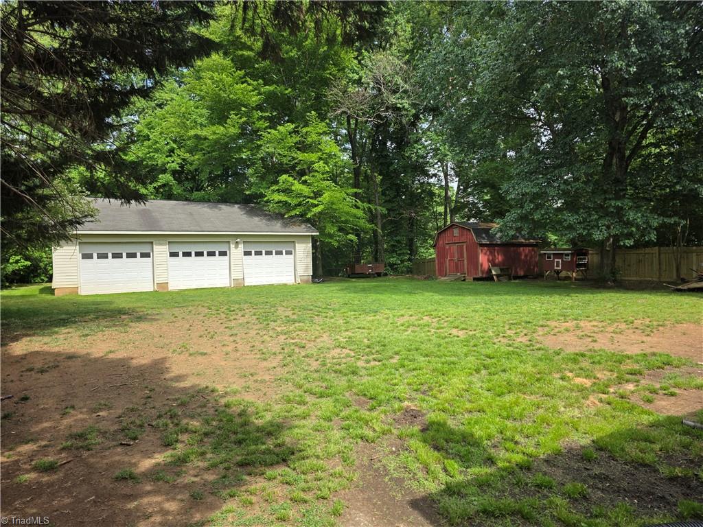 2945 Kecoughtan Road Pfafftown, NC 27040 - Photo 11 of 38