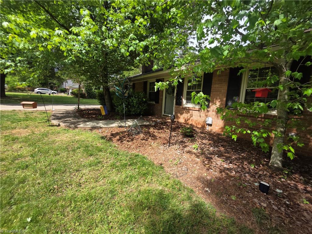 2945 Kecoughtan Road Pfafftown, NC 27040 - Photo 4 of 38