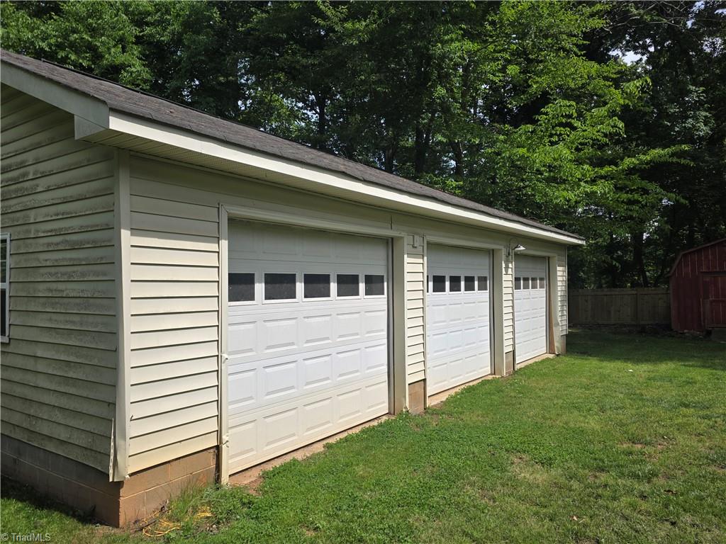 2945 Kecoughtan Road Pfafftown, NC 27040 - Photo 10 of 38