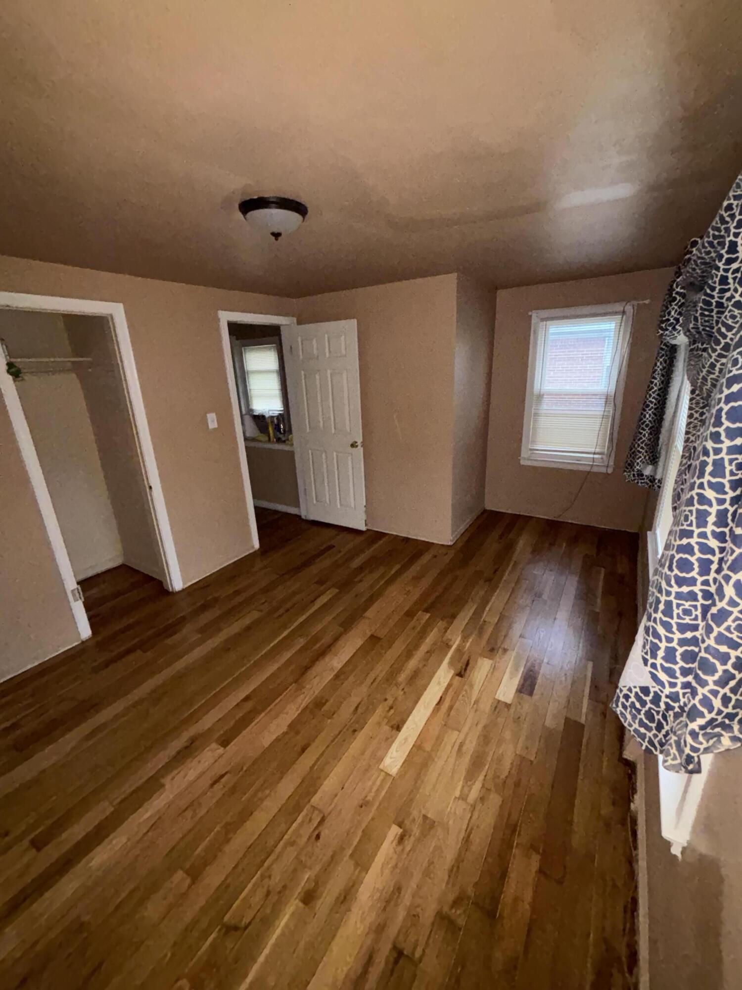 18089 Schaefer Highway Detroit, MI 48235 - Photo 12 of 14 IMG_2534