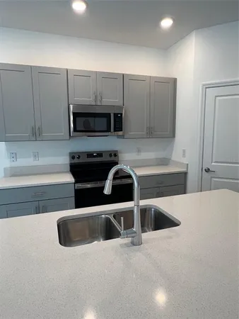 $1,900 | 2958 Canary Avenue, Davenport, FL 33837