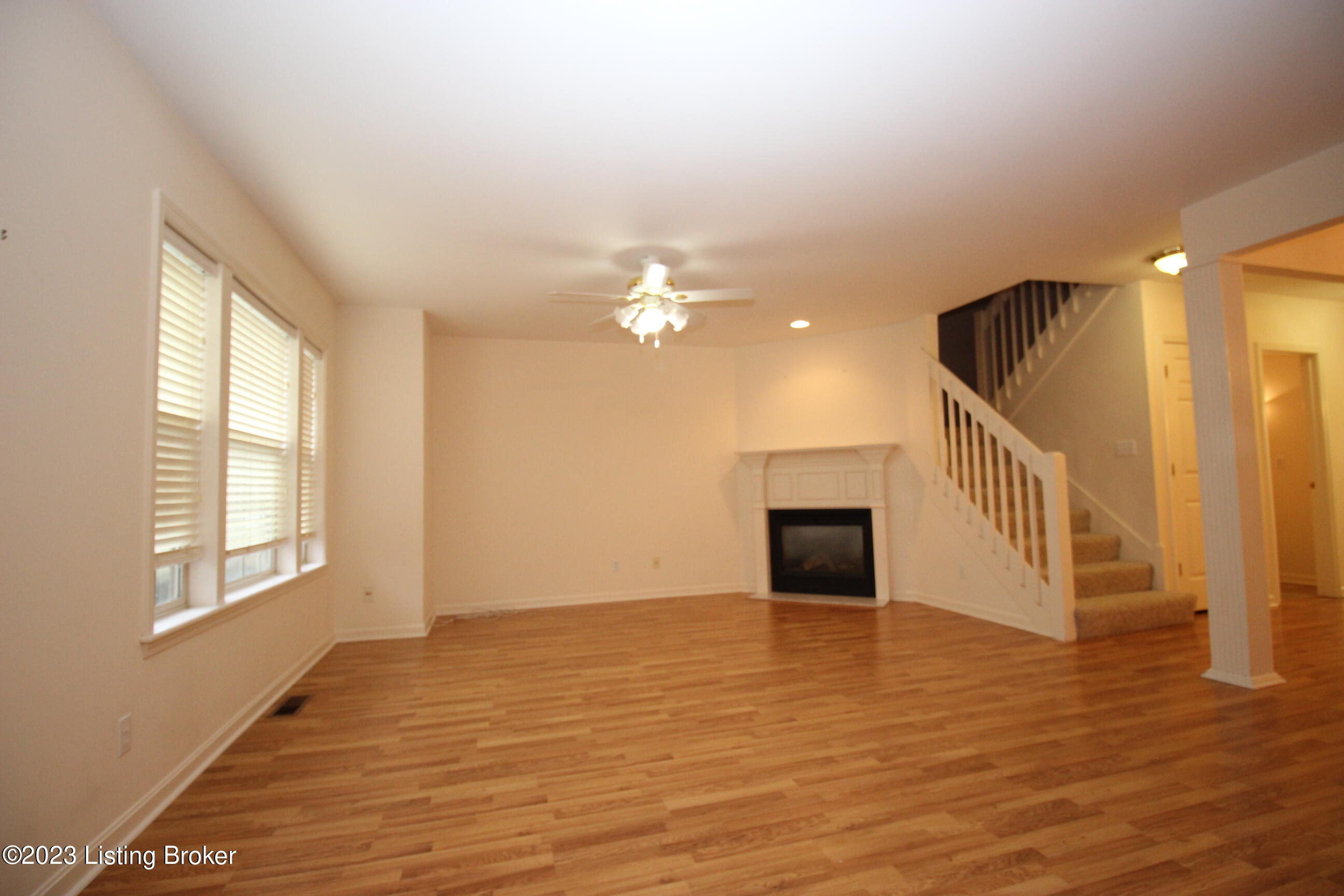 3014 Sprowl Road Jeffersontown, KY 40299 - Photo 5 of 26 IMG_1627