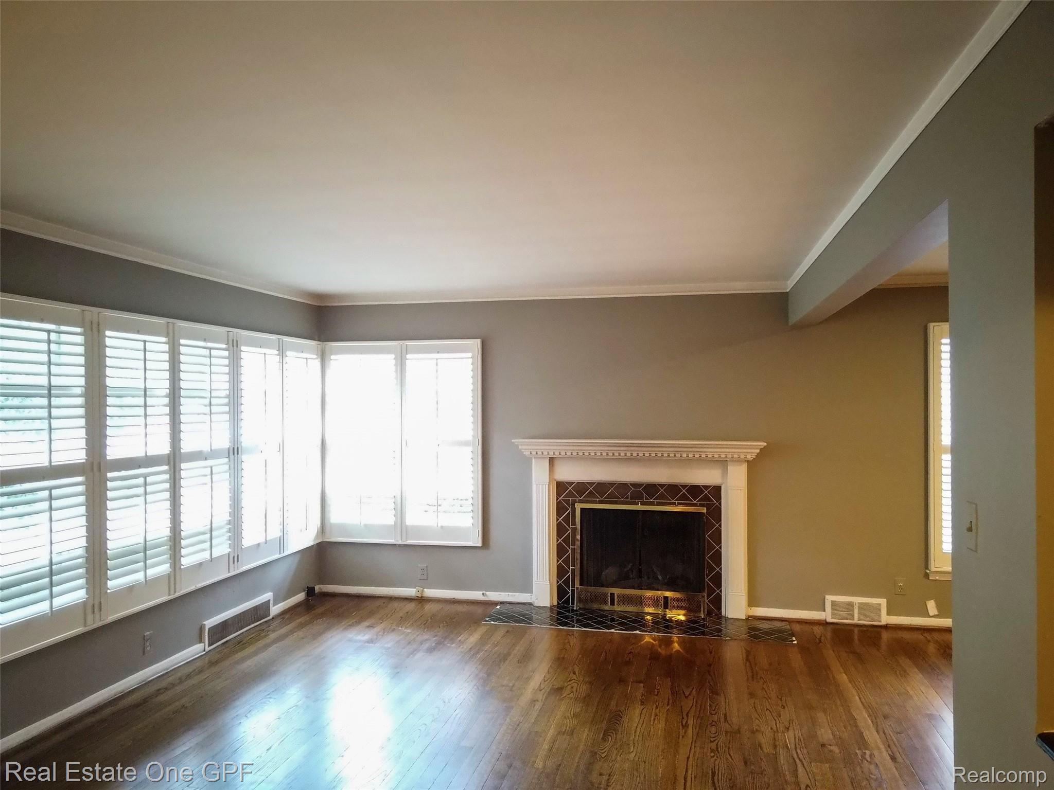 470 Lexington Road Grosse Pointe, MI 48236 - Photo 3 of 19 01 org_photo_6554329_1593291188000.jpg