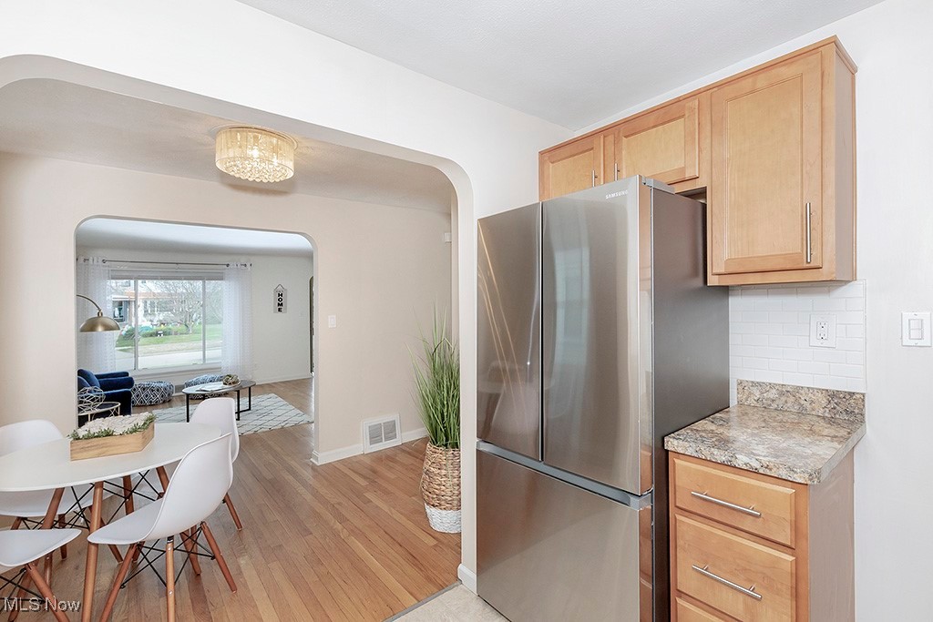 5963 Maplewood Road Cleveland, OH 44124 - Photo 14 of 36