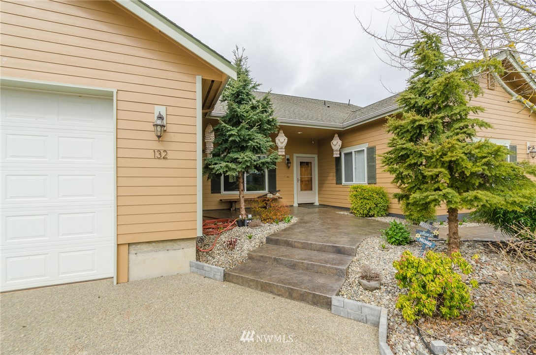 393-38 Ceres Hill Road Chehalis, WA 98532 - Photo 2 of 25