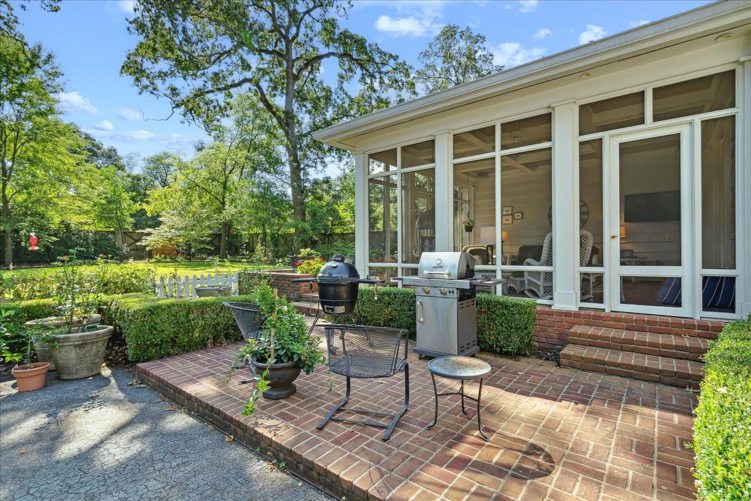 24 South Rose Road Memphis, TN 38117 - Photo 35 of 40 a view of a patio with chairs and plants