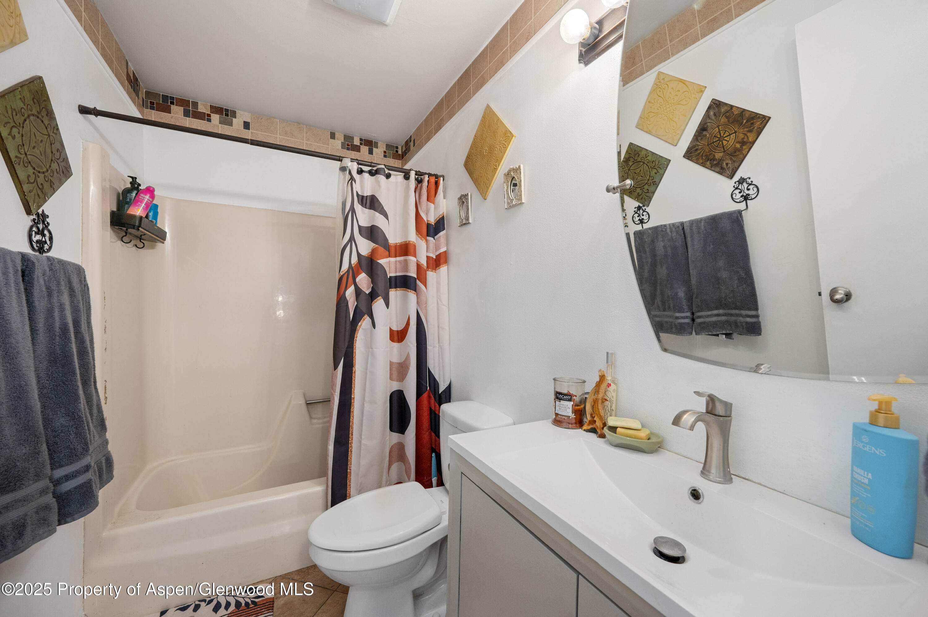 1617 West 7th Street Rifle, CO 81650 - Photo 9 of 28 103120251617WReshootEdits-16