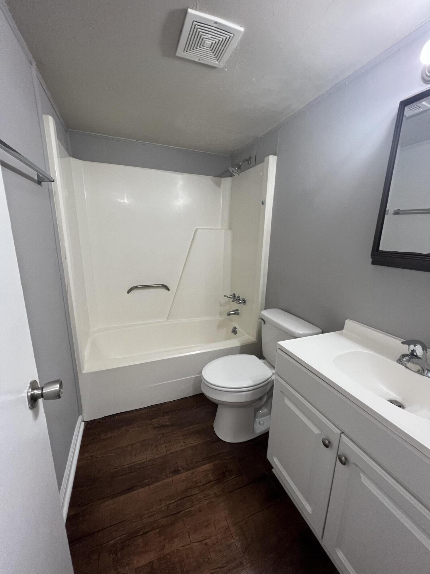 109 South Miller Street, Unit B Walterboro, SC 29488 - Photo 11 of 15 IMG_1644