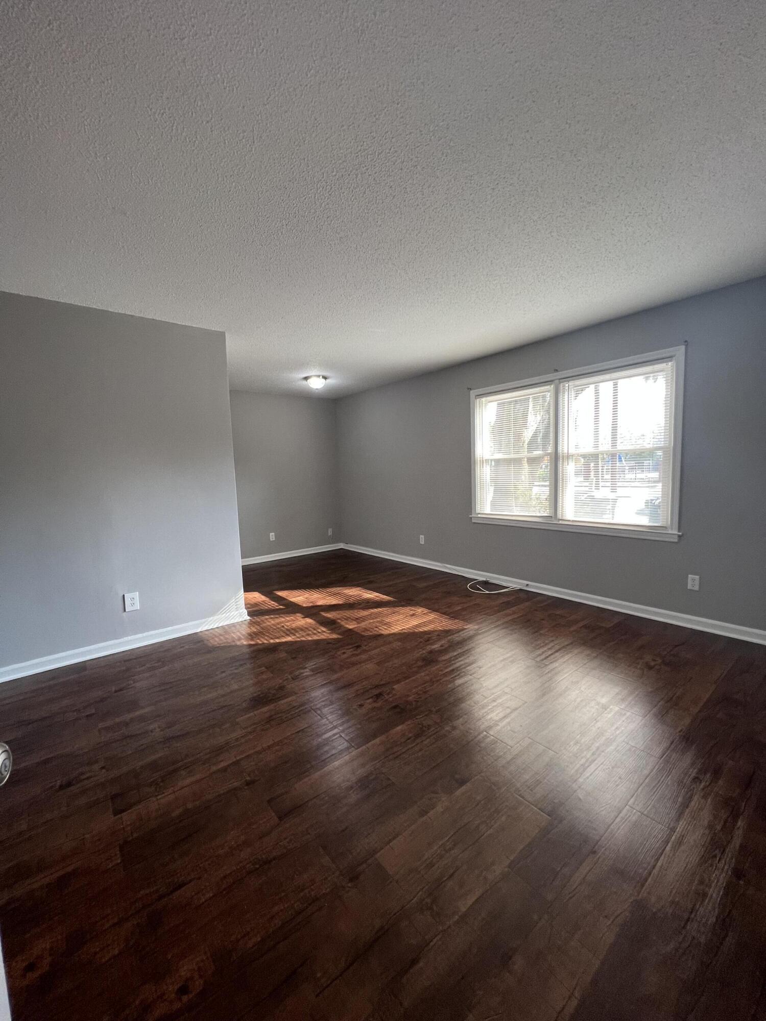 109 South Miller Street, Unit B Walterboro, SC 29488 - Photo 2 of 15 IMG_1650