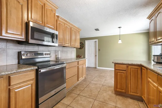 $215,000 | 3441 Lava Beds Drive, Baton Rouge, LA 70814