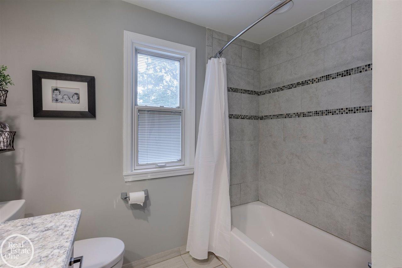 1901 Severn Road Grosse Pointe, MI 48236 - Photo 23 of 37 New Hall Full Bath