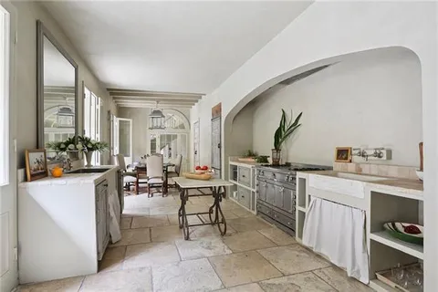 $4,500,000 | 525 St Louis Street, New Orleans, LA 70130