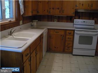 31 Duncan Lane Springfield, PA 19064 - Photo 4 of 11 Kitchen