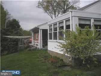31 Duncan Lane Springfield, PA 19064 - Photo 10 of 11 Exterior Back