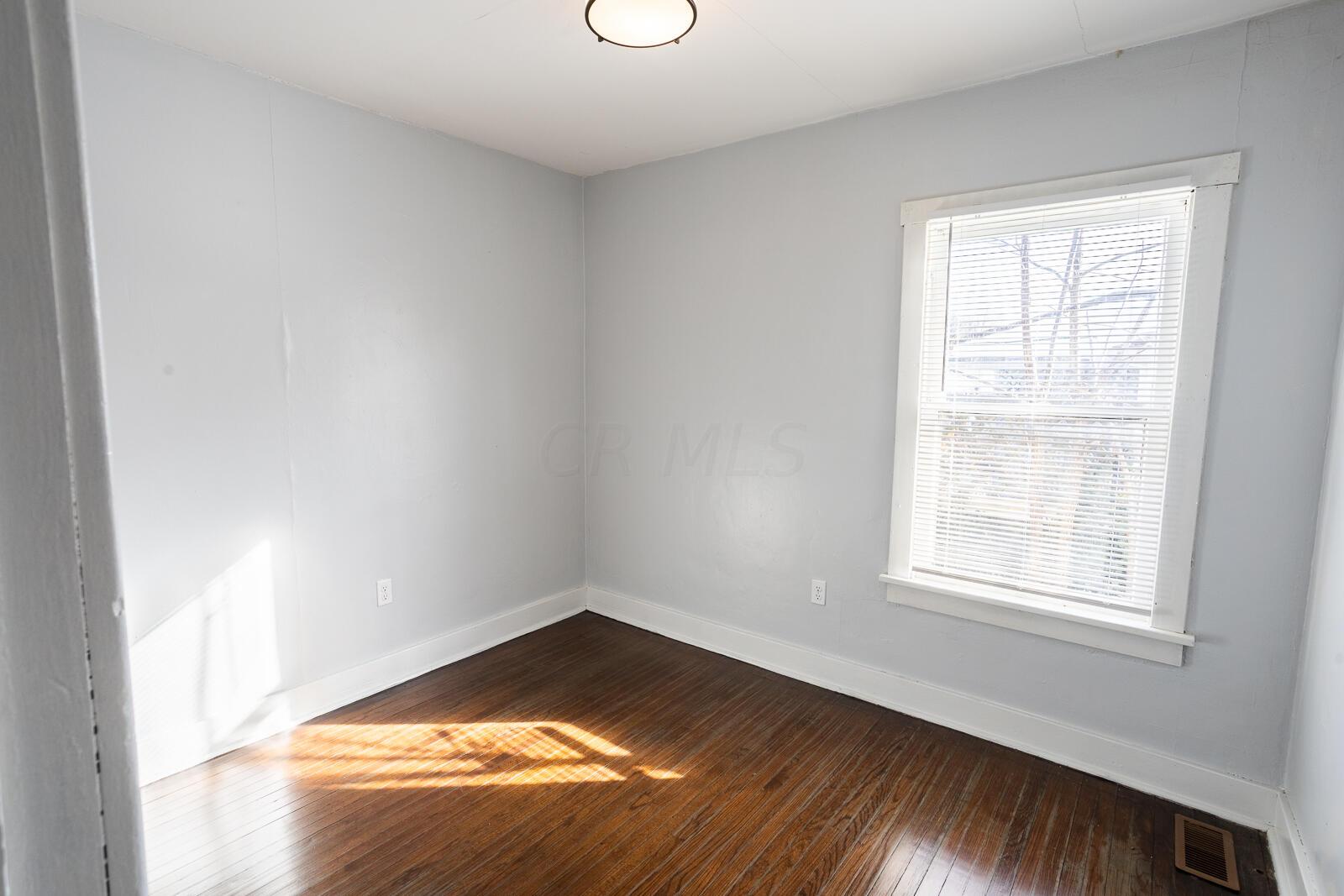 1300 Hart Road Columbus, OH 43223 - Photo 13 of 23 Bedroom 3