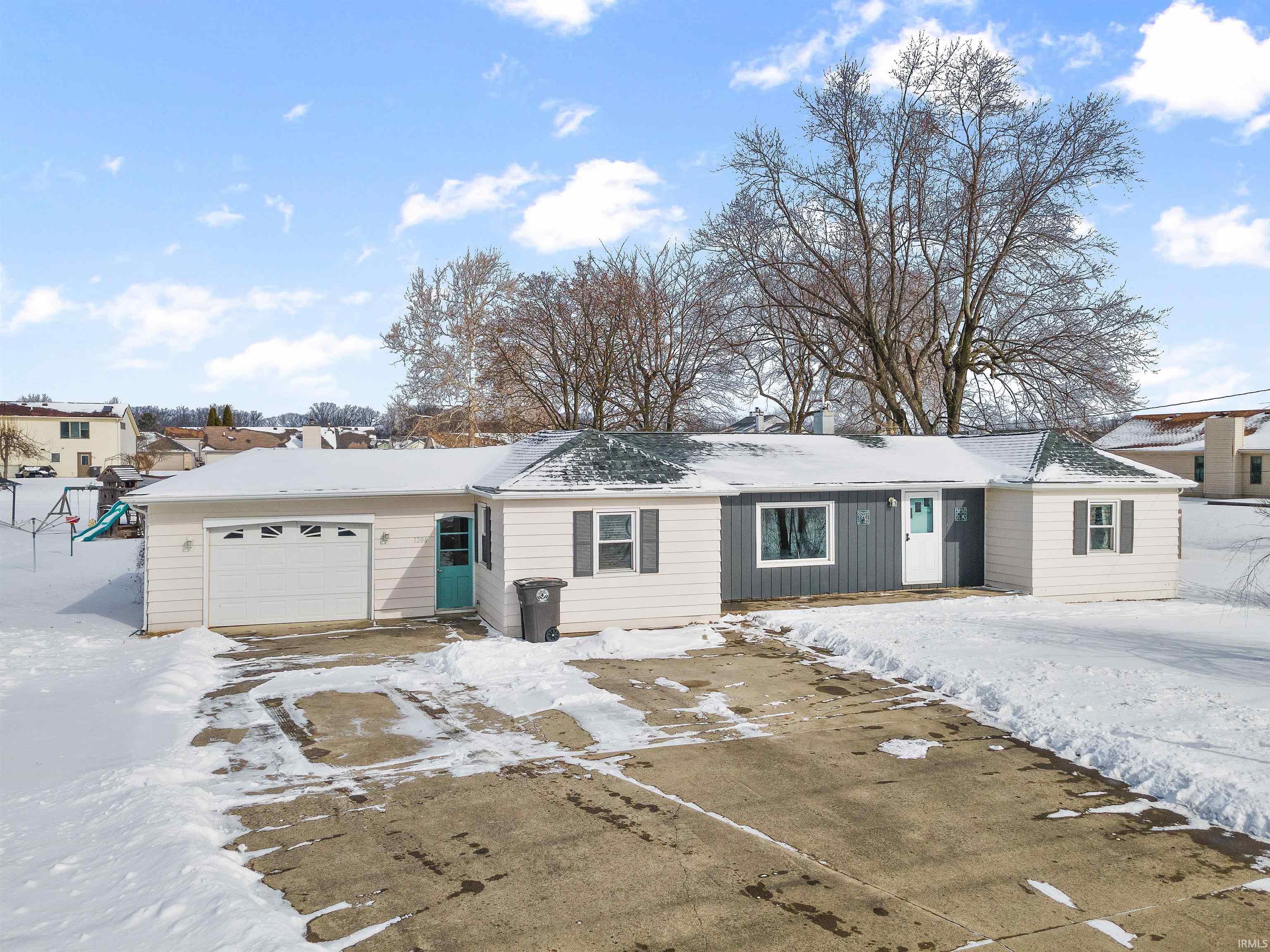 1206 Mayfield Road Fort Wayne, IN 46825 - Photo 1 of 33
