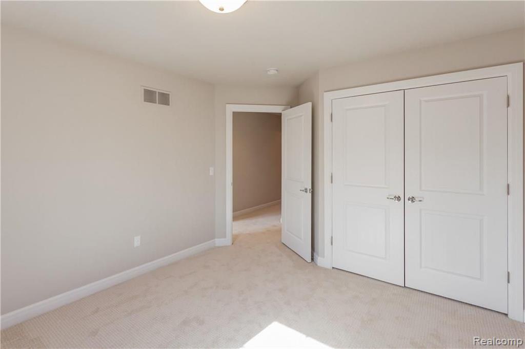 4213 Oak Arbor Crest Court Rochester, MI 48306 - Photo 21 of 30