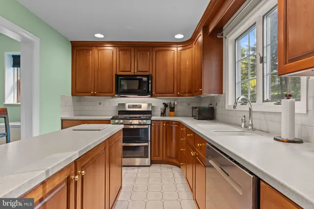 $699,000 | 154 Greenwood Avenue, Jenkintown, PA 19046