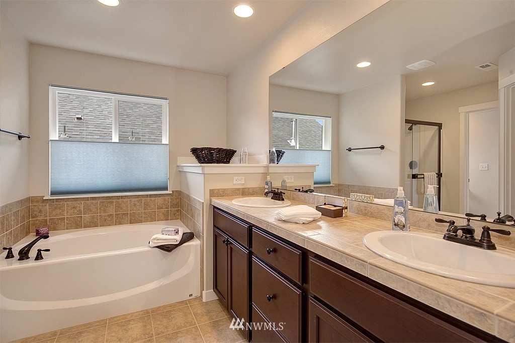 1707 Redmond Court Northeast Renton, WA 98056 - Photo 13 of 15 Gallery Image 13