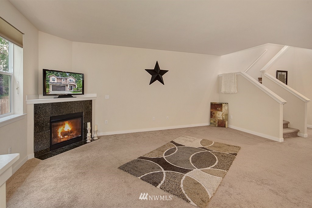 1707 Redmond Court Northeast Renton, WA 98056 - Photo 5 of 15 Gallery Image 5