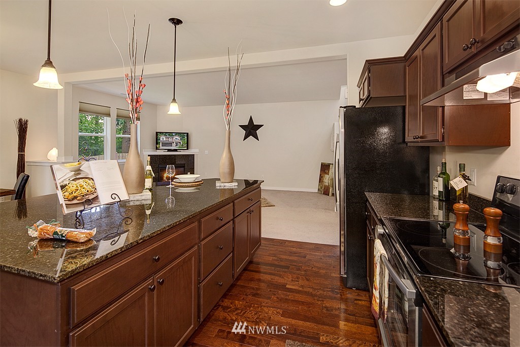 1707 Redmond Court Northeast Renton, WA 98056 - Photo 8 of 15 Gallery Image 8