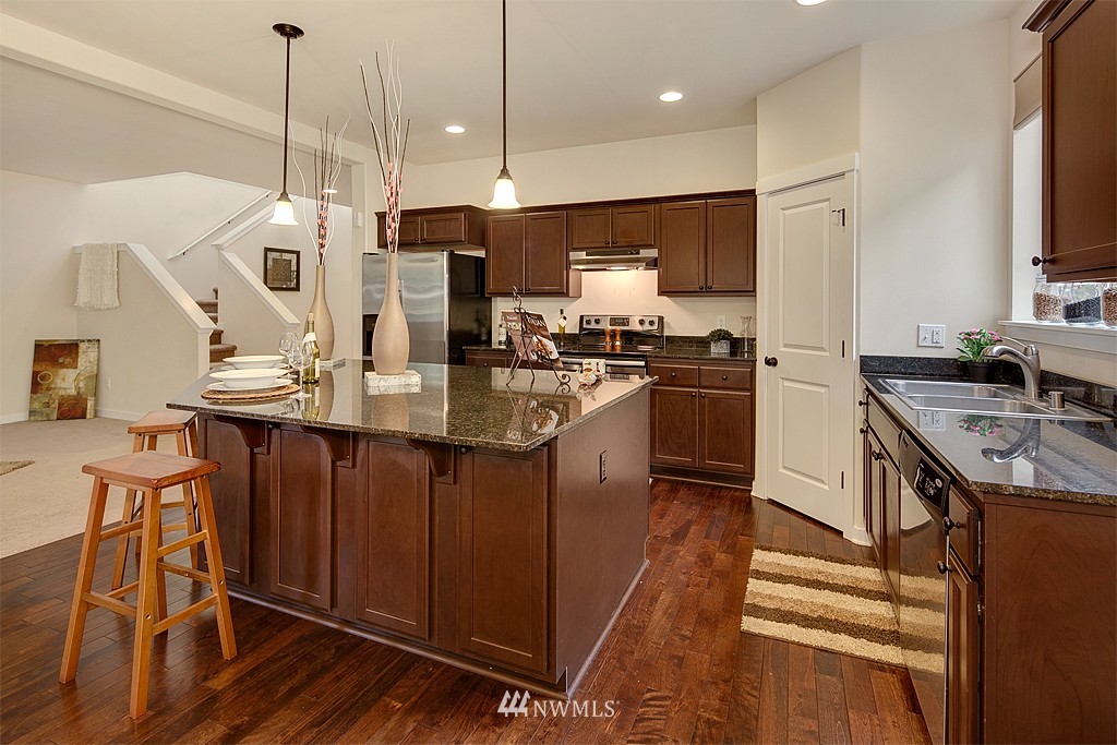 1707 Redmond Court Northeast Renton, WA 98056 - Photo 10 of 15 Gallery Image 10