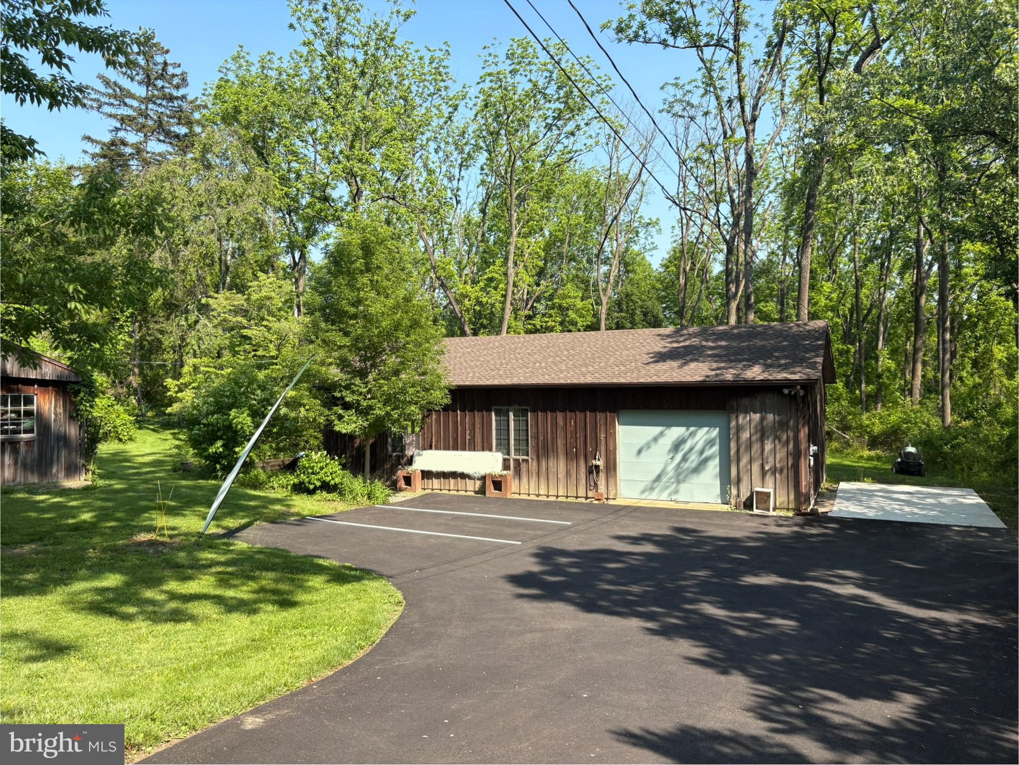 6230 Lower York Road New Hope, PA 18938 - Photo 12 of 20 a house view with a garden space