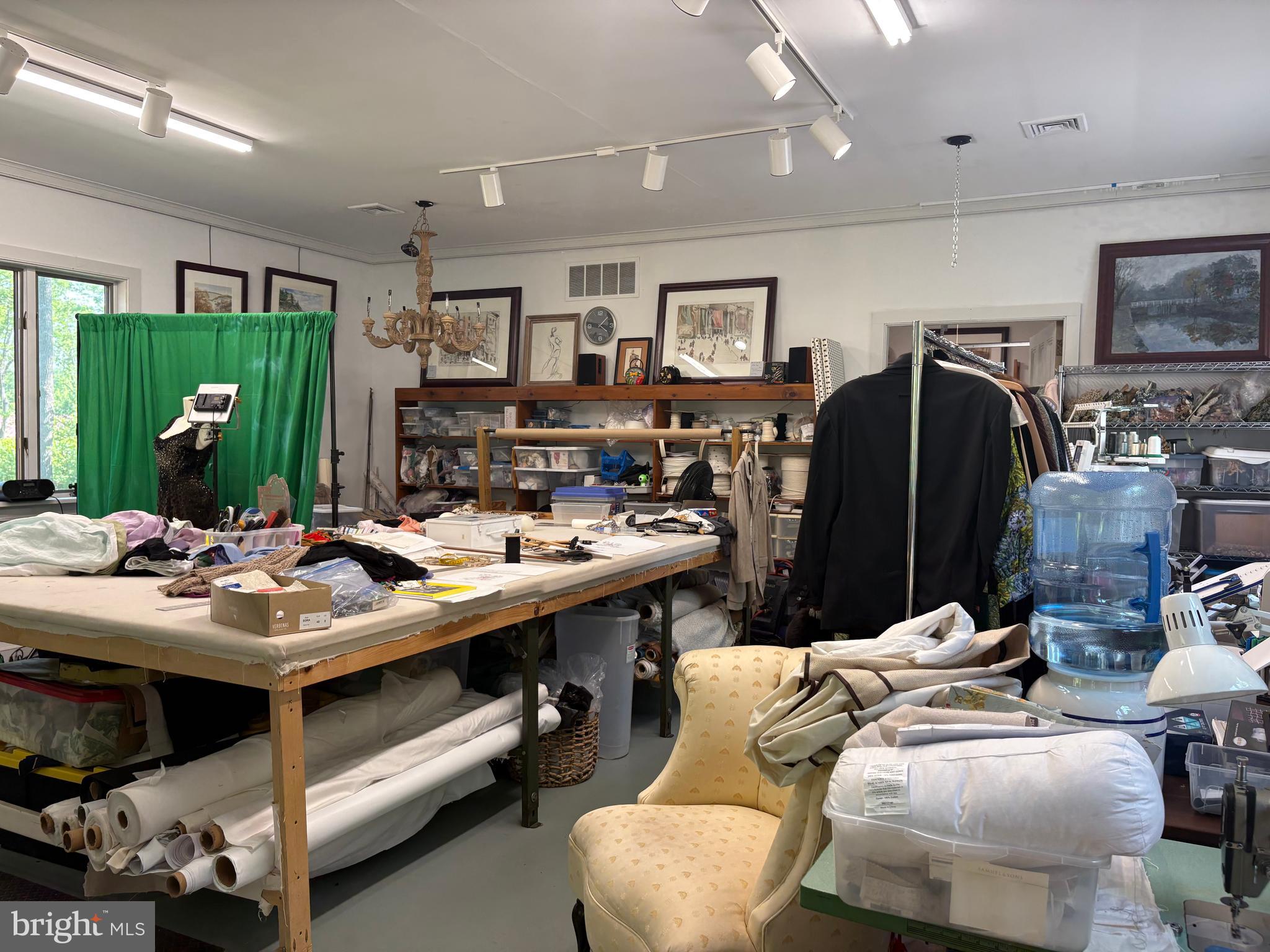 6230 Lower York Road New Hope, PA 18938 - Photo 14 of 20 a living room with furniture and a flat screen tv
