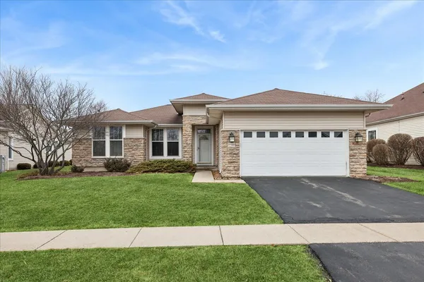 $2,400 | 12188 Scenic Ridge, Huntley, IL 60142