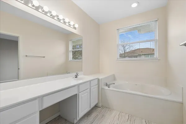 $2,400 | 12188 Scenic Ridge, Huntley, IL 60142