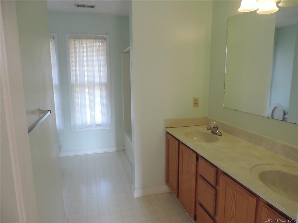 11909 Old Timber Road Charlotte, NC 28269 - Photo 16 of 17 Gallery Image 16