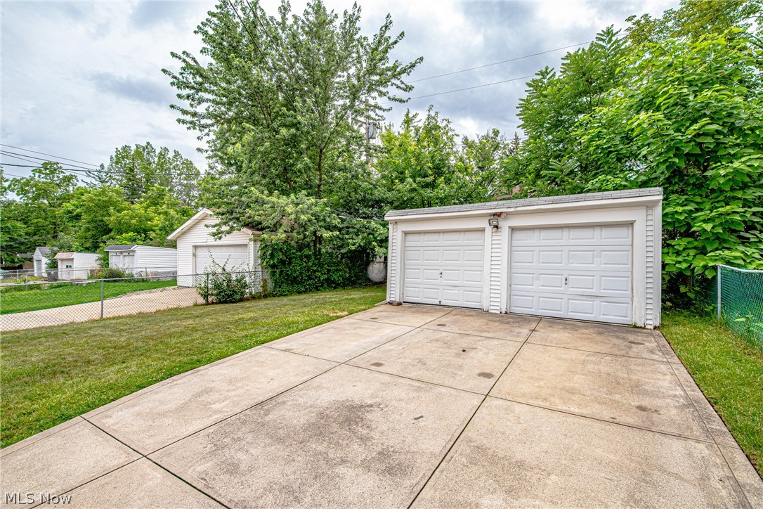 3295 East Overlook Road Cleveland Heights, OH 44118 - Photo 19 of 21