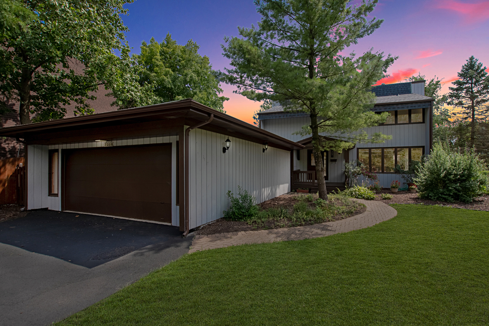 7309 West 110th Street Worth, IL 60482 - Photo 1 of 24