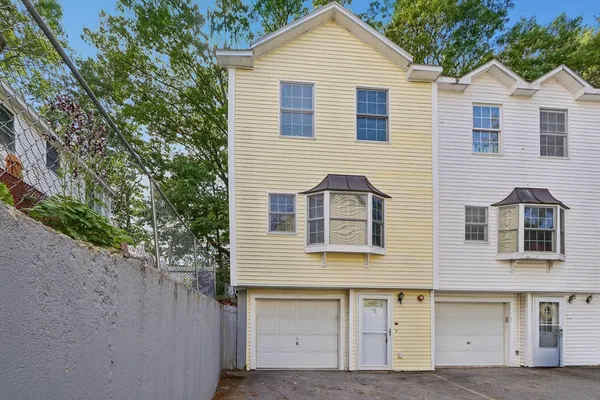 $329,000 | 115 Beacon Avenue, Unit A, Lawrence, MA 01843