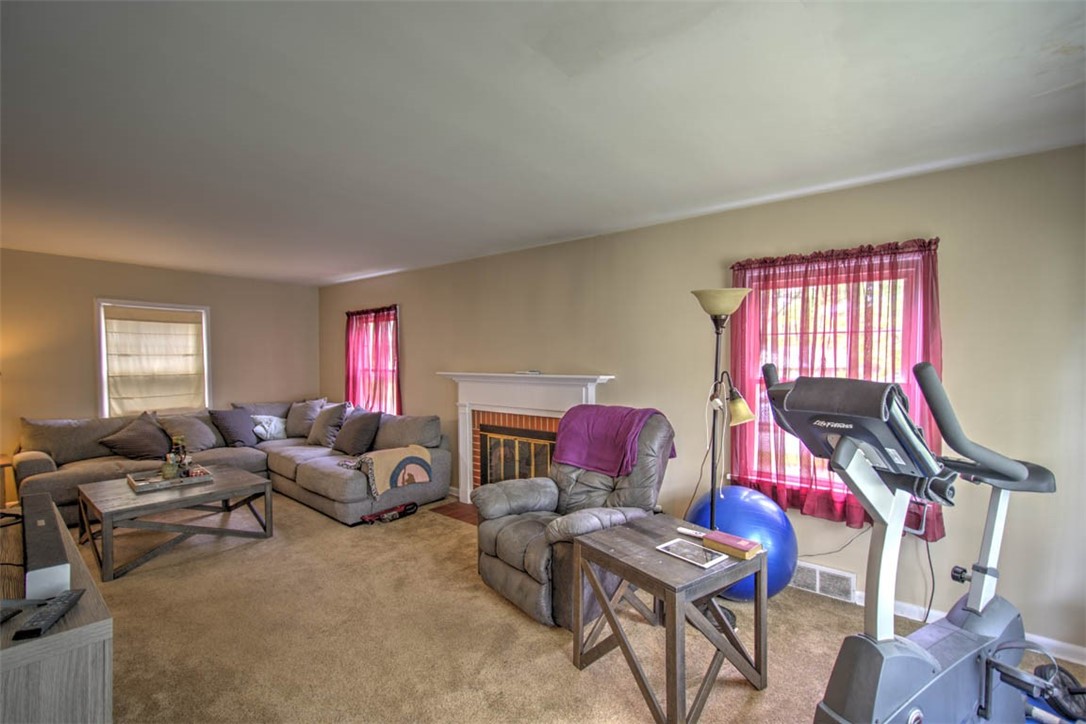 405 South Dennis Avenue Decatur, IL 62522 - Photo 8 of 27