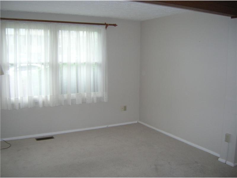 313 Shady Ridge Drive Monroeville, PA 15146 - Photo 5 of 17 Living Room.