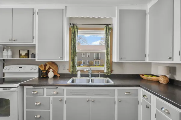 $425,000 | 2002 Jenifer Street, Madison, WI 53704