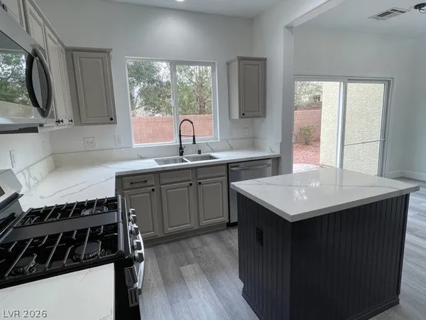 $2,595 | 10609 Kennedy Peak Lane, Las Vegas, NV 89166