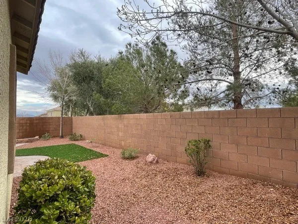 $2,595 | 10609 Kennedy Peak Lane, Las Vegas, NV 89166